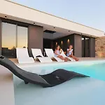 Homes4you K4 Vila