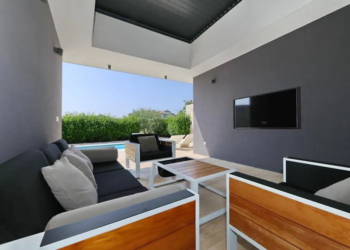 Homes4you K4 فيلة Pašman