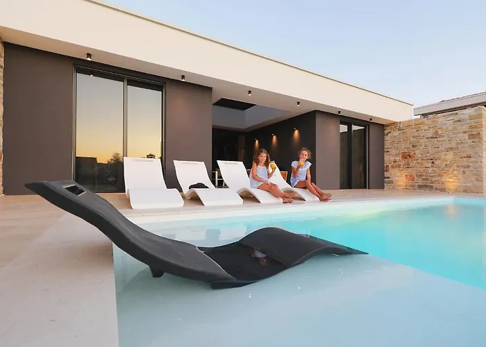 Homes4you K4 فيلة